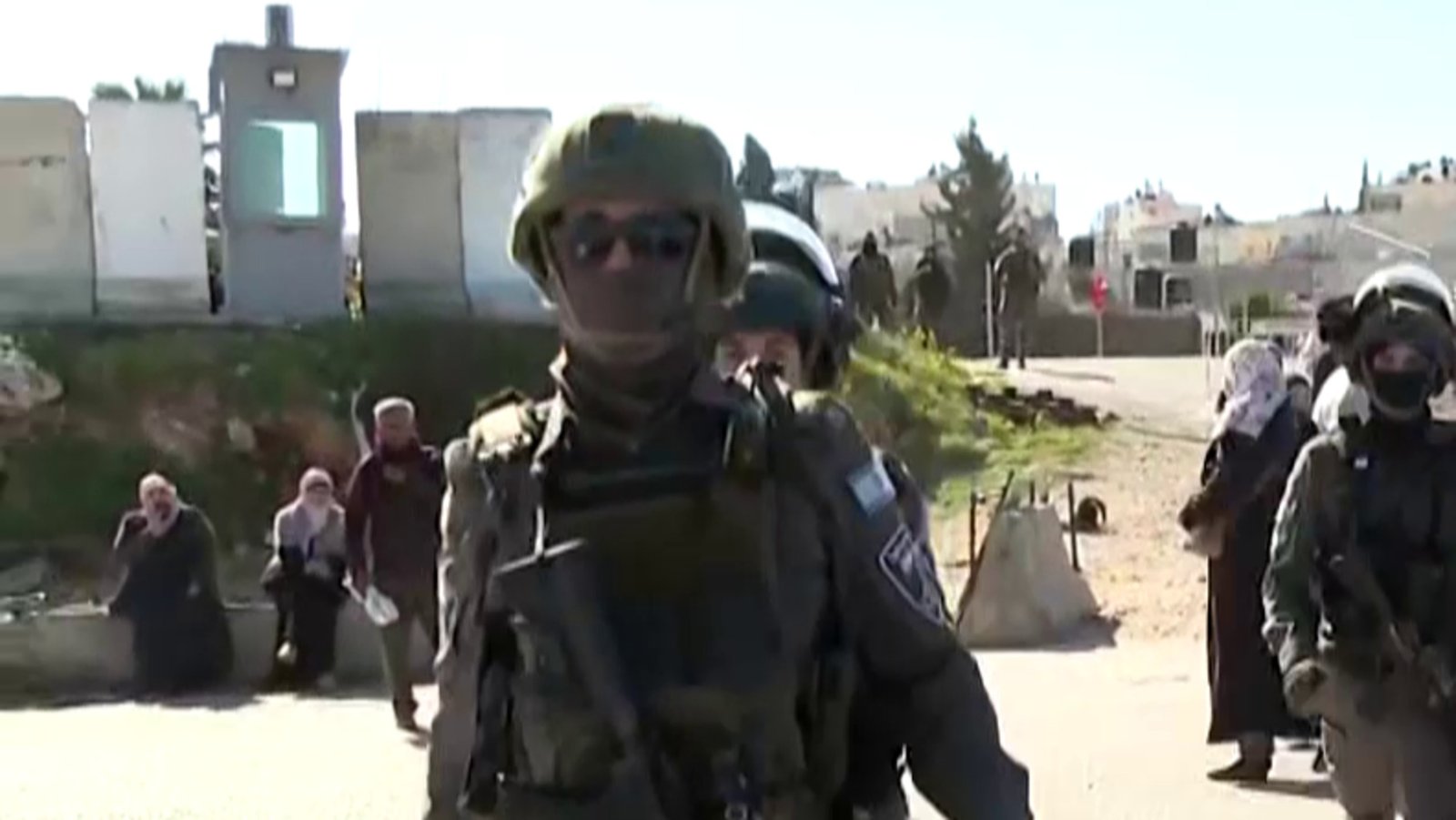 इस्रायली सैन्याने अल जझीराचे पत्रकार आणि गाझा पत्रकारांना त्रास दिला आहे