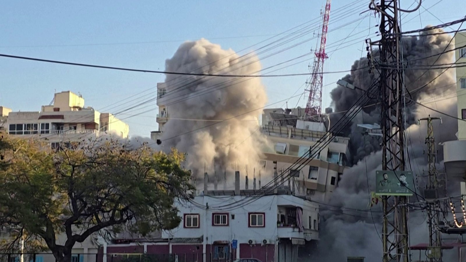 इस्रायल-इराण संघर्षात लेबनॉनमध्ये डझनभर लोक मारले गेले