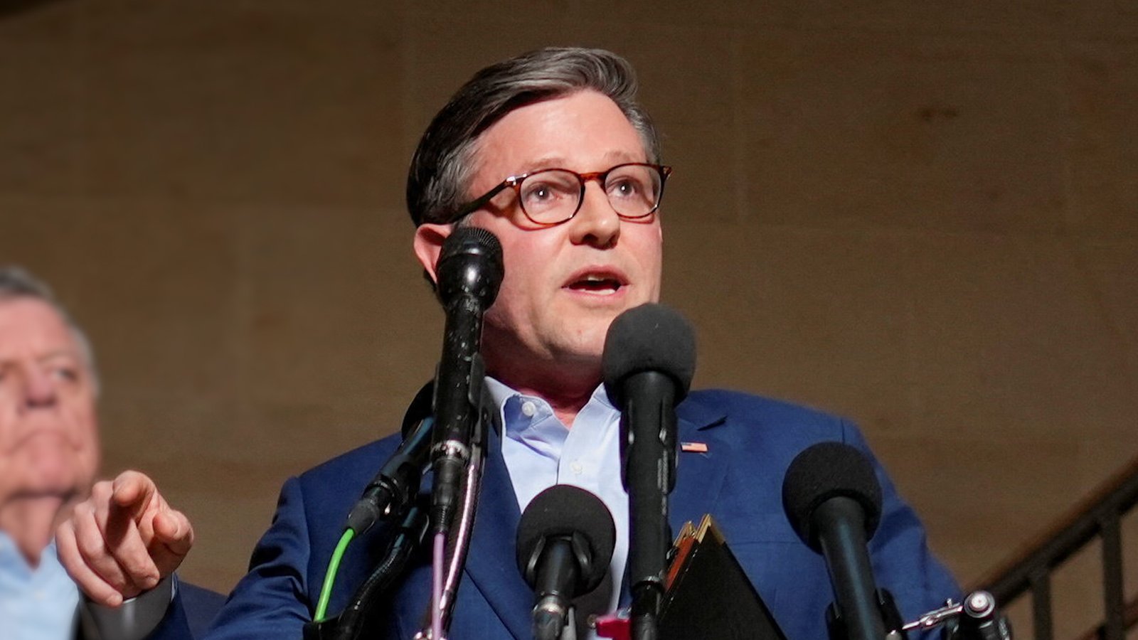 इस्त्रायल-इराण संघर्षानंतर अमेरिकेला इराणवर हल्ला करावा लागला, असे अमेरिकन स्पीकर म्हणतात