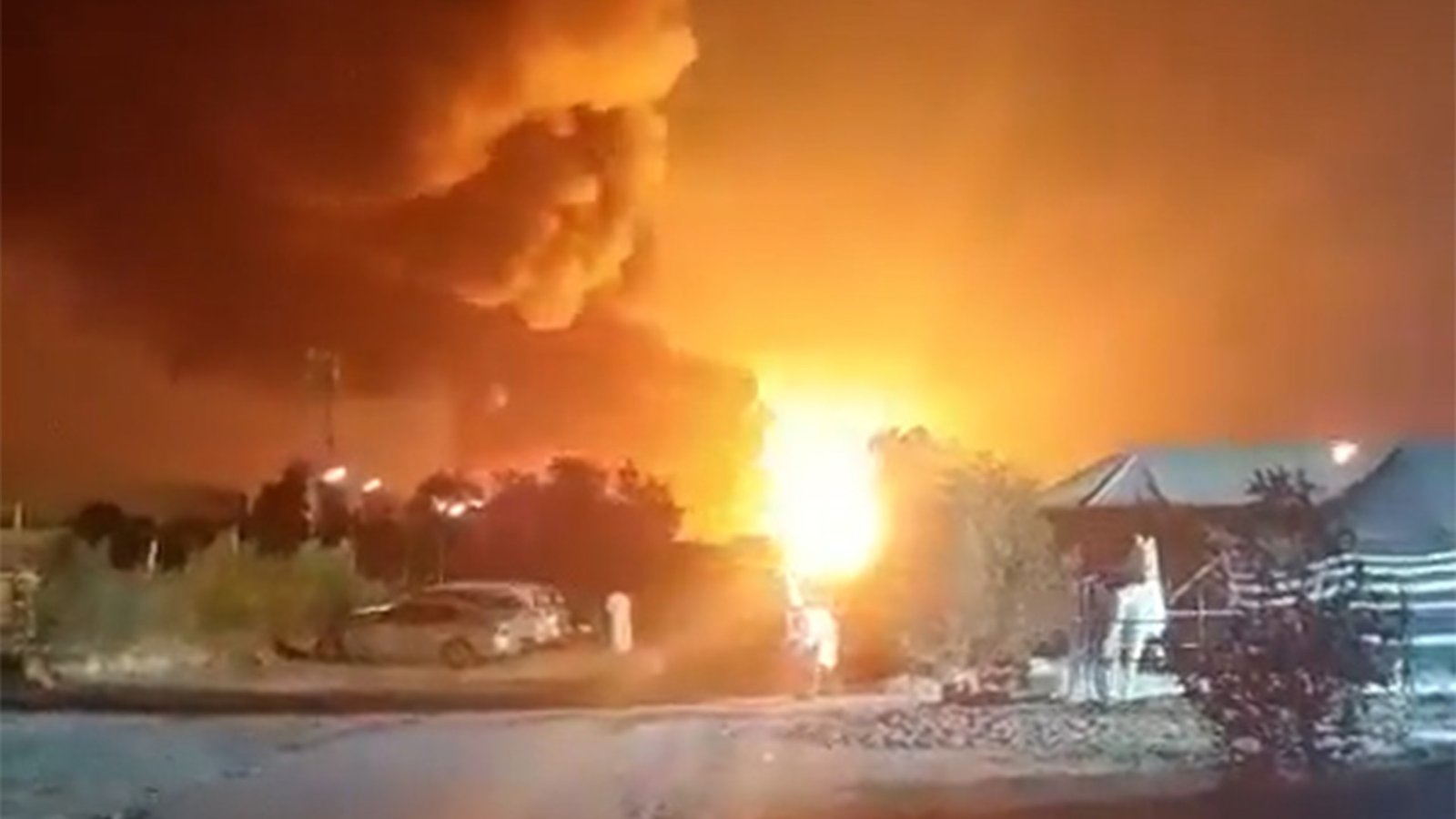 व्हिडिओमध्ये कुवेत इस्त्रायल-इराण संघर्षातील अली अल-सालेम हवाई तळाजवळ प्रक्षेपणाचा स्फोट दिसत आहे.