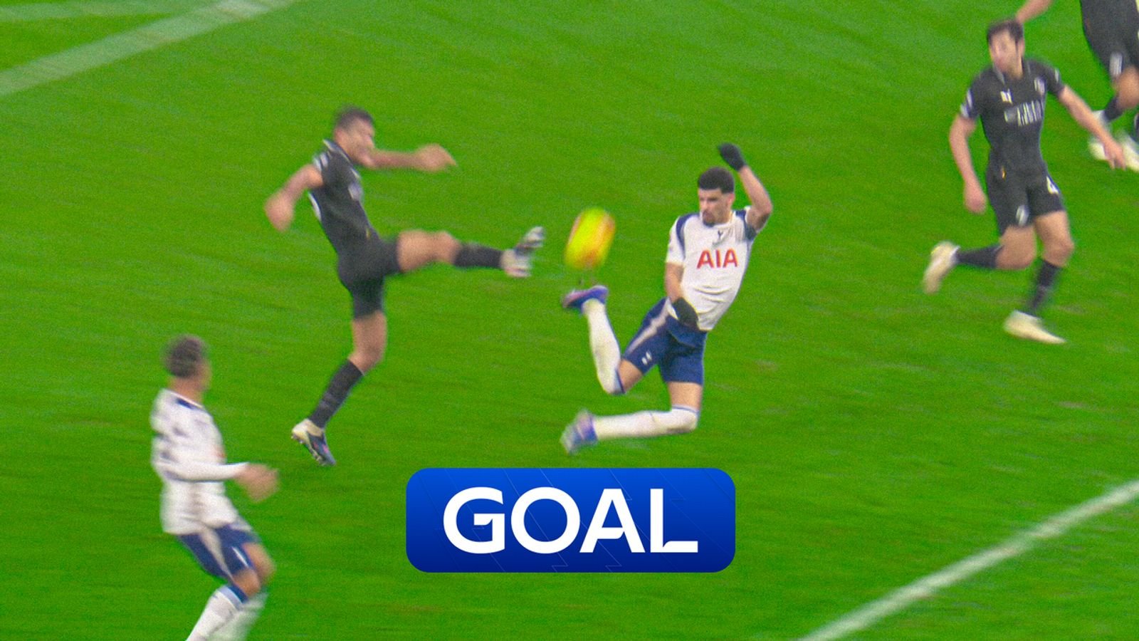 ‘अप्रतिम!’ | सोळंकेने सनसनाटी स्कॉर्पियन किक मारत बरोबरीचा गोल केला