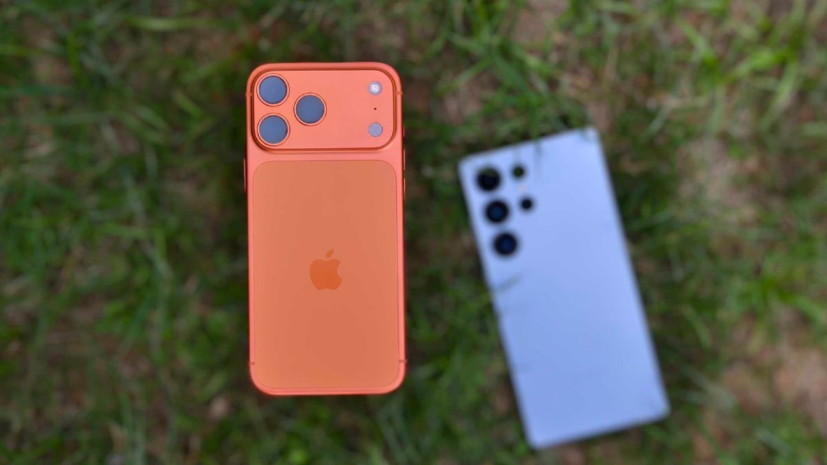 Galaxy S26 Ultra साठी ही तीन iPhone 17 Pro वैशिष्ट्ये चोरण्यासाठी मला सॅमसंगची गरज आहे