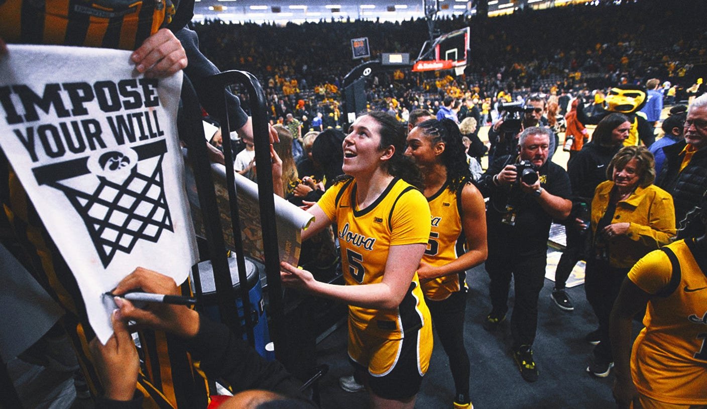 क्रमांक 10 आयोवाने सलग आठव्या विजयासाठी 12 क्रमांकाच्या ओहायो राज्याचा 91-70 असा पराभव केला