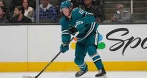 कॅनक्स जेट वूच्या बदल्यात कॅनक्सकडून बचावपटू जॅक थॉम्पसनला विकत घेत आहेत