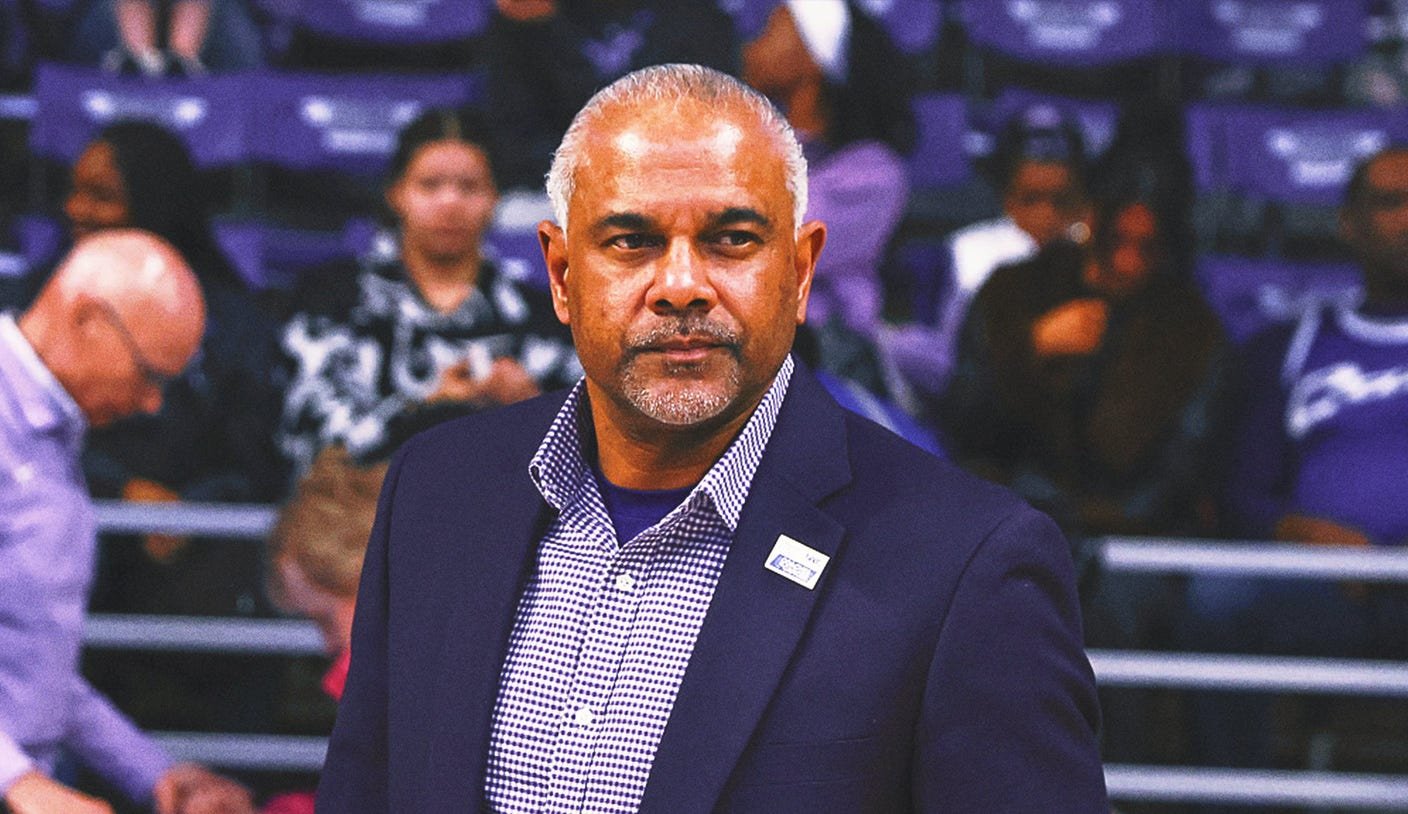 कॅन्सस राज्याने ‘सार्वजनिक टिप्पण्या आणि आचरण’ या कारणास्तव प्रशिक्षक जेरोम तांग यांना काढून टाकले