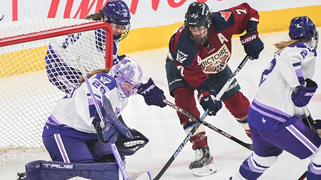व्हिक्टोयर ब्लँक फ्रॉस्टने PWHL स्टँडिंगमध्ये पहिले स्थान मिळविले