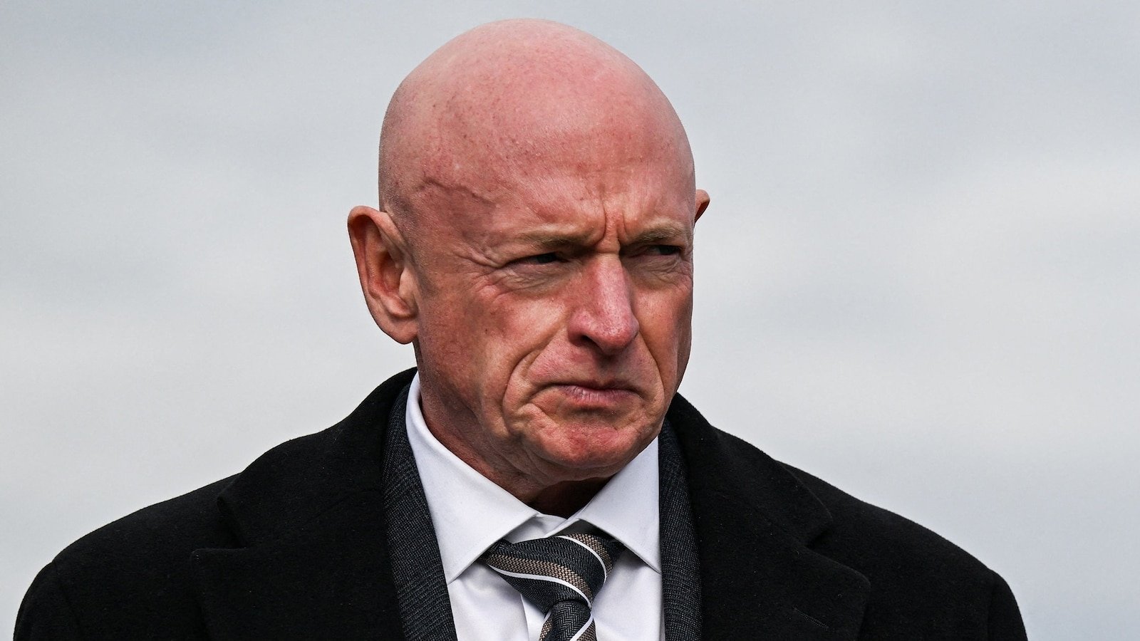 पेंटागॉनचे म्हणणे आहे की ते डेमोक्रॅटिक सेन मार्क केली यांचे ‘कठोर पुनरावलोकन’ सुरू करत आहे