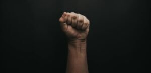 समालोचन: राल्फ गोन्साल्विसच्या निवडणुकीतील पराभव, 1970 च्या दशकात कॅरिबियन डाव्यांचा ऱ्हास, आणि आजीवन धडे