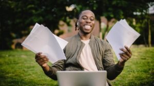 रॉयल कॉमनवेल्थ सोसायटीने घोषित केलेल्या राणीच्या राष्ट्रकुल निबंध स्पर्धा 2025 चे विजेते