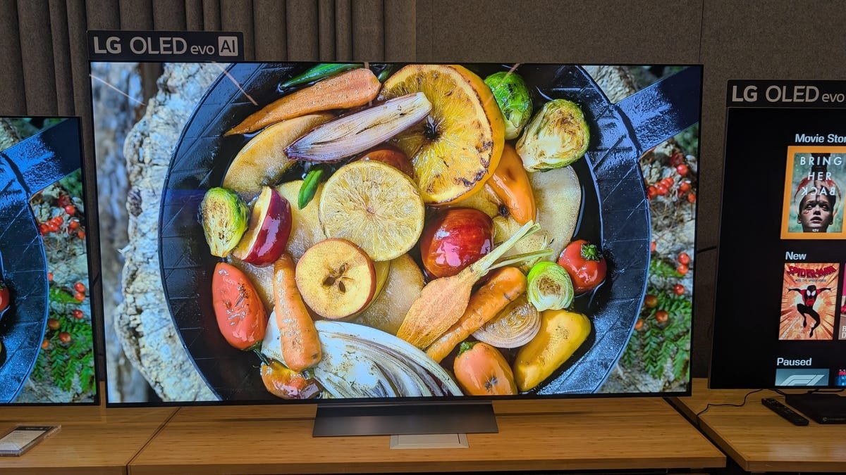 LG चा C6H OLED डिस्प्ले नेहमीपेक्षा अधिक उजळ आहे. तुम्ही कधी खरेदी करू शकता ते येथे आहे