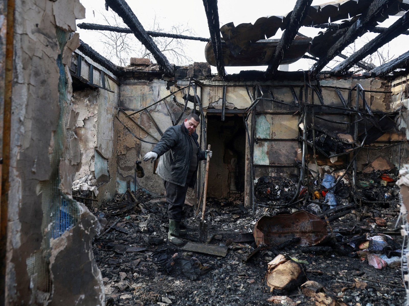 खार्किववर रशियन हल्ल्यात दोन ठार, युक्रेनियन क्षेपणास्त्र केंद्रावर आदळले | रशिया-युक्रेन युद्ध बातम्या