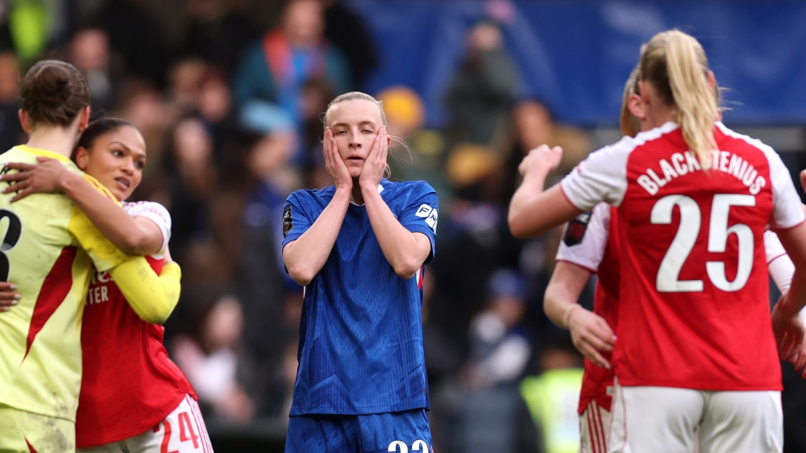 सोन्या बॉम्बास्टर म्हणते की चेल्सीचे महिला सुपर लीगचे विजेतेपद स्टॅमफोर्ड ब्रिजवर आर्सेनलच्या 2-0 ने जिंकल्यानंतर ‘कदाचित संपले’ | फुटबॉल बातम्या