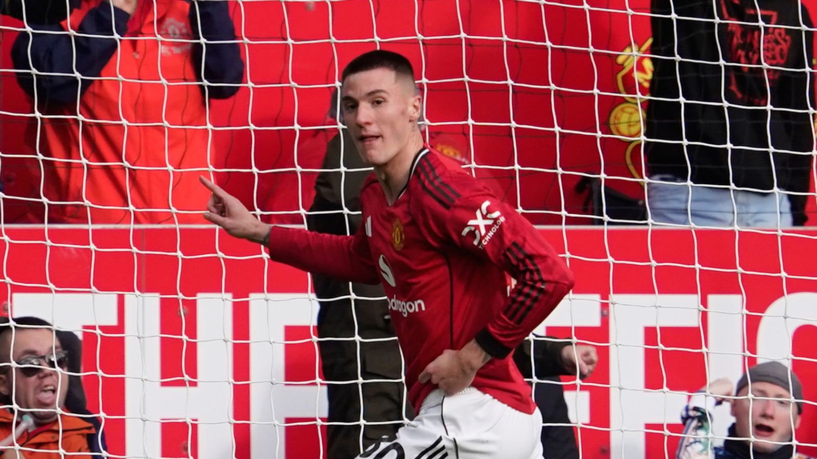 Man Utd 2 – 1 C पॅलेस