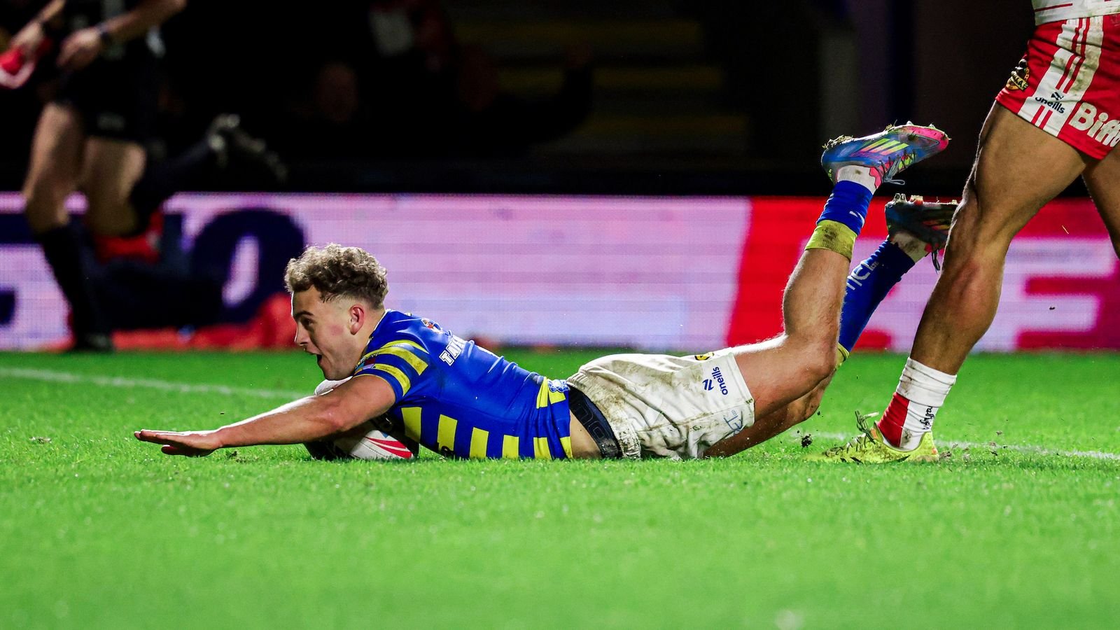 skysports-cai-taylor-wray-warrington-wolves_7164558.jpg