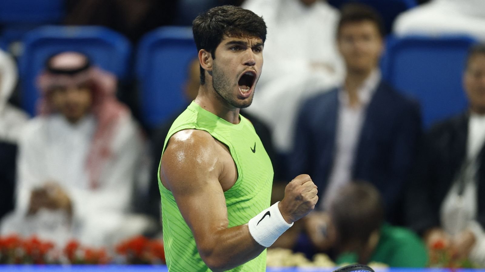 कार्लोस अल्काराझने दुबई क्लासिकमध्ये कोको गफचा पराभव करून जेसिका पेगुलासह कतार ओपनच्या अंतिम फेरीत एलिना स्विटोलिनासोबत सामना केला. टेनिस बातम्या