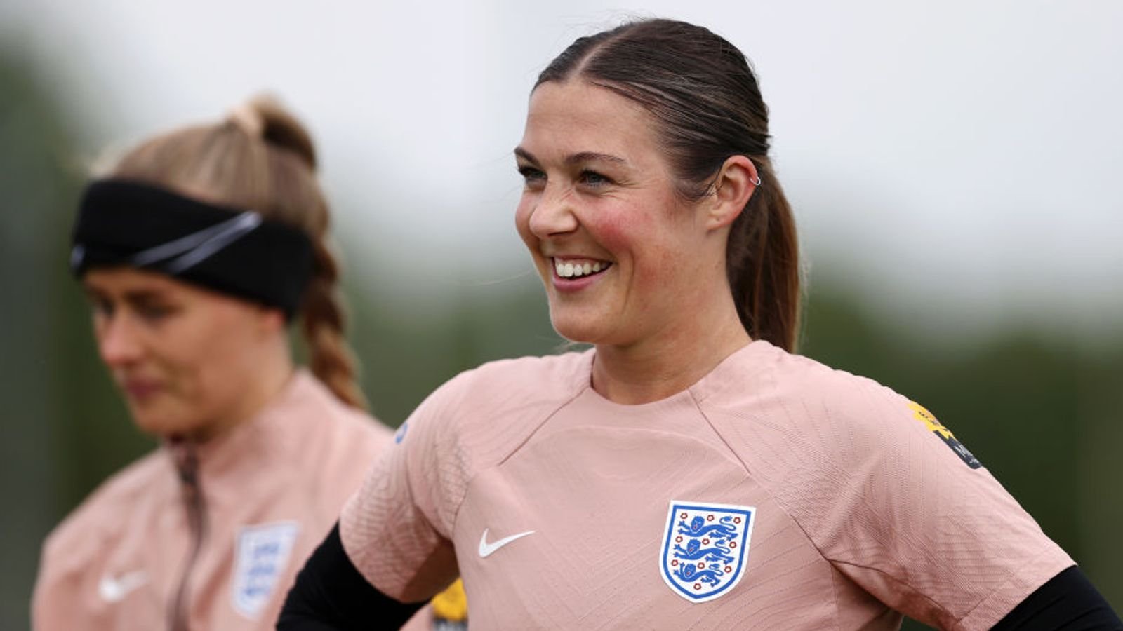 मेरी इर्प्स: हॅना हॅम्प्टनने फुटबॉलच्या बातम्यांवर टिप्पणी केल्यानंतर इंग्लंडच्या माजी नंबर 1ला ‘दुसऱ्या संधी’च्या महत्त्वाबद्दल अधिक माहिती पाहिजे