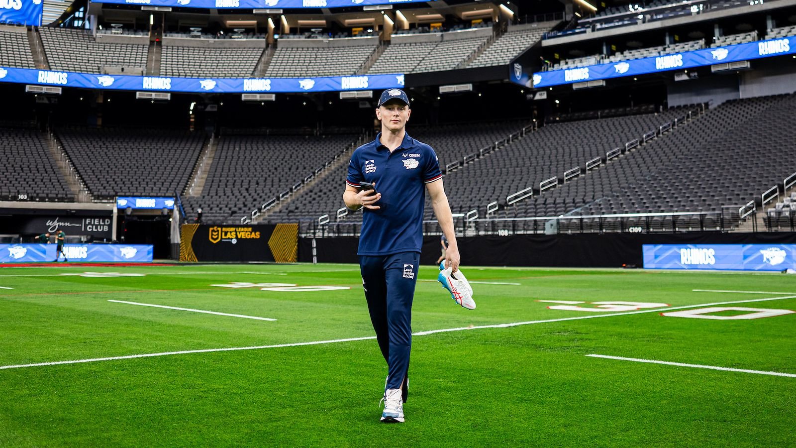 लास वेगास मधील सुपर लीग 2026: हॅरी न्यूमन आणि ख्रिस हँकिन्सन एलिजिअंट स्टेडियममध्ये ‘अवास्तव’ संधीचा आनंद घेतात | रग्बी लीग बातम्या