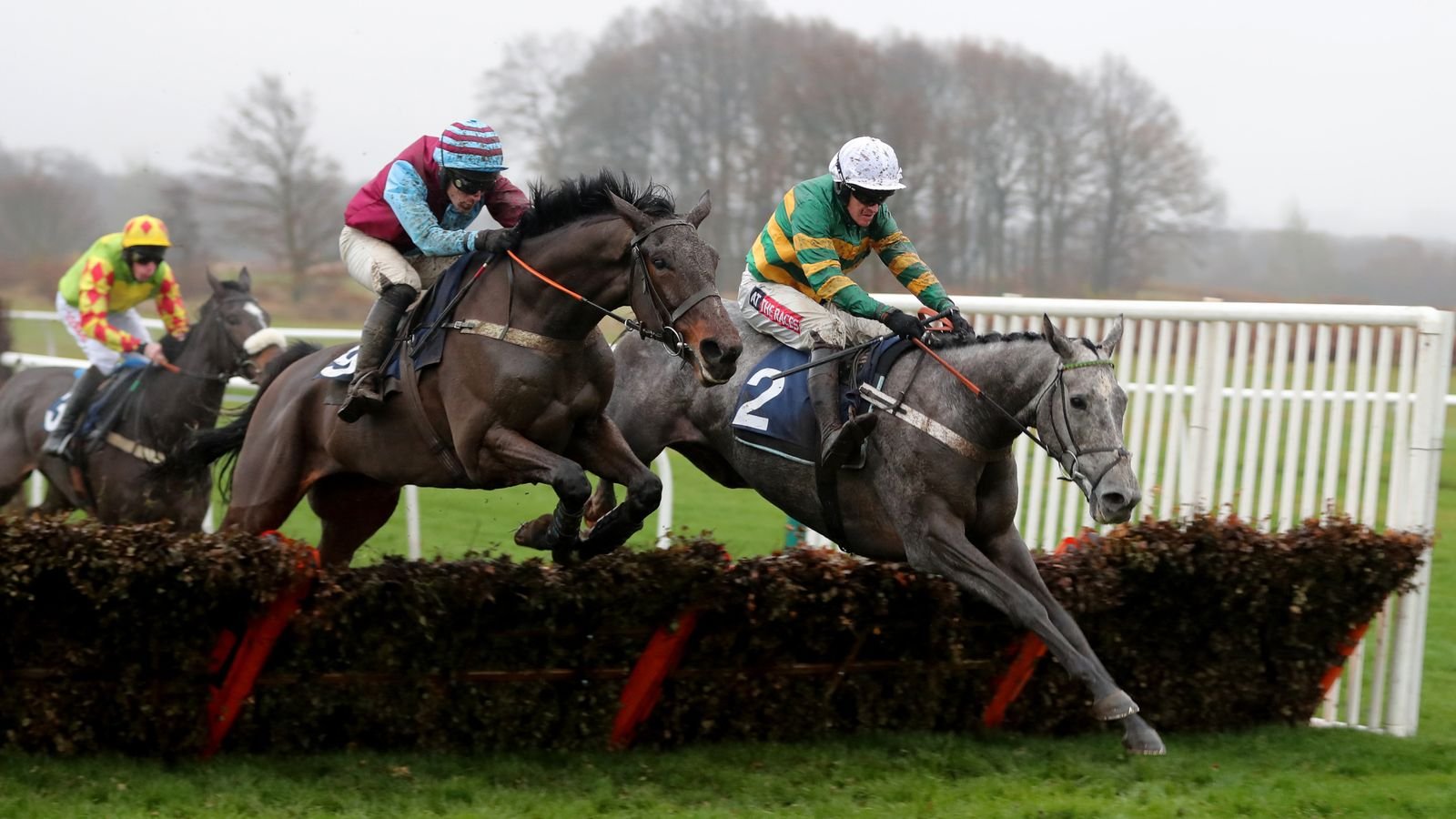 आज स्काय स्पोर्ट्स रेसिंगवर: चेपस्टो, न्यूकॅसल आणि वॉल्व्हरहॅम्प्टन वैशिष्ट्य मंगळवारी थेट रेसिंग बातम्या