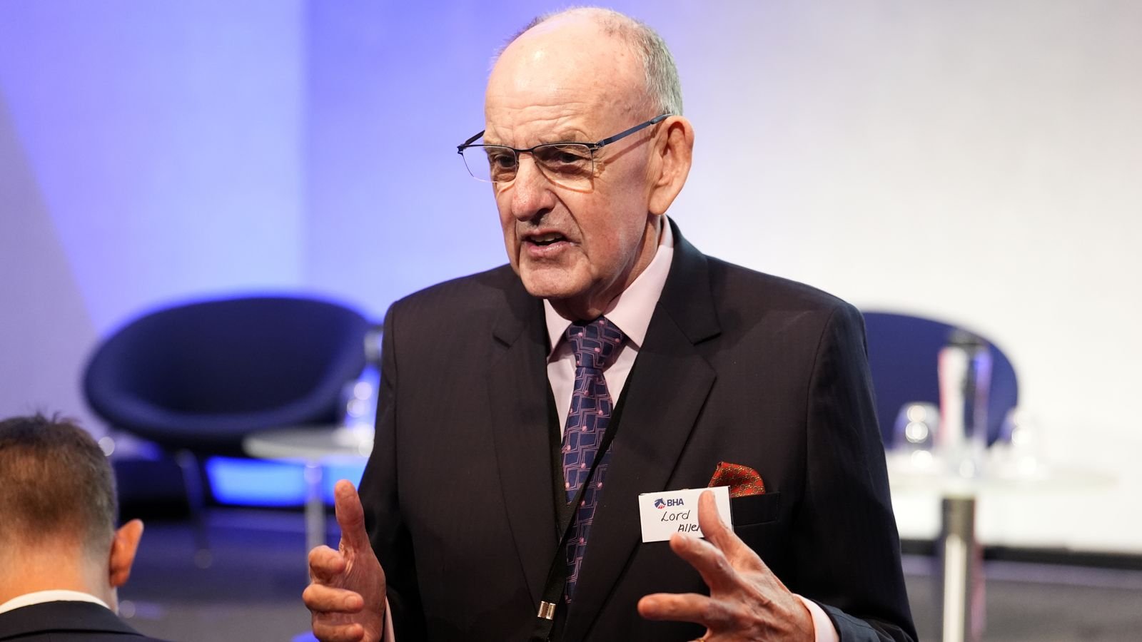 लॉर्ड ऍलन: ब्रिटिश हॉर्सेसिंग अथॉरिटी चेअरने सहा महिन्यांच्या भूमिकेनंतर राजीनामा दिला | रेसिंग बातम्या