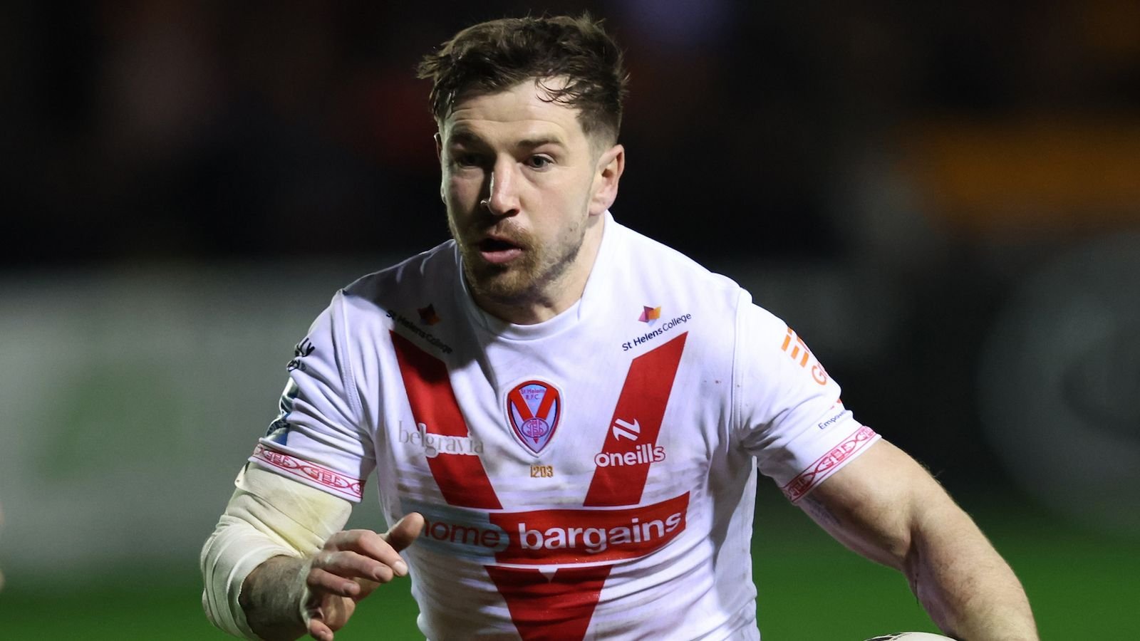 मार्क पर्सिव्हलने 15 व्या हंगामासाठी सुपर लीग क्लबमध्ये ठेवण्यासाठी सेंट हेलेन्स येथे कराराच्या विस्तारावर स्वाक्षरी केली आहे. रग्बी लीग बातम्या