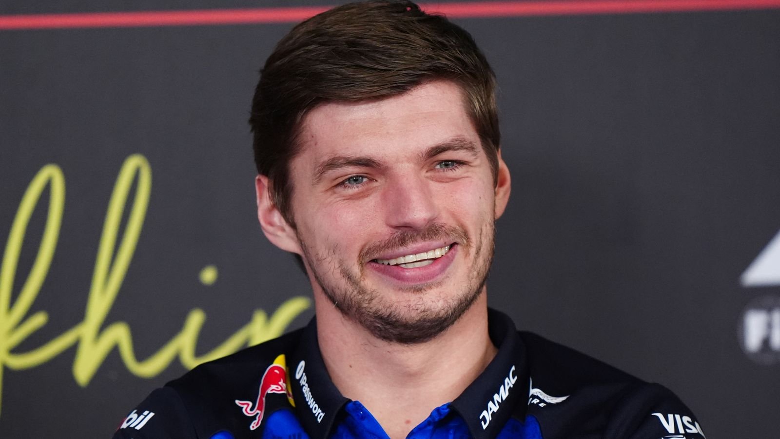 Max Verstappen: F1 प्रमुख Stefano Domenicali आत्मविश्वासाने रेड बुल ड्रायव्हर नवीन कारवर टीका करूनही सोडणार नाही | F1 बातम्या