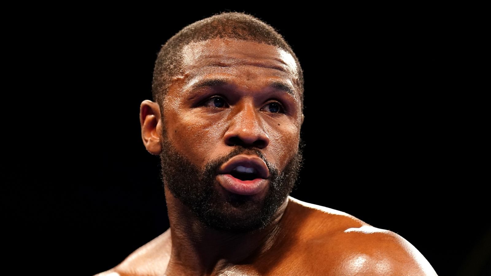 फ्लॉइड मेवेदर सप्टेंबरमध्ये मॅनी पॅकियाओ रीमॅचपूर्वी अथेन्समध्ये किकबॉक्सर माईक झांबिडिसशी लढेल. बॉक्सिंग बातम्या