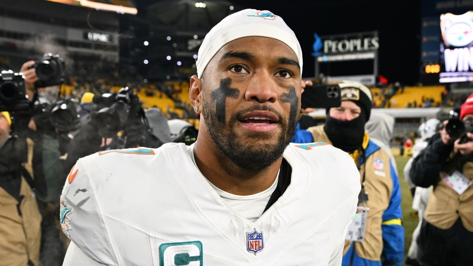 Tua Tagovailoa: मियामी डॉल्फिन्सने NFL-विक्रमी $99m पगाराची कॅप सहा वर्षांच्या सुरुवातीच्या क्वार्टरबॅकपर्यंत सोडली | NFL बातम्या