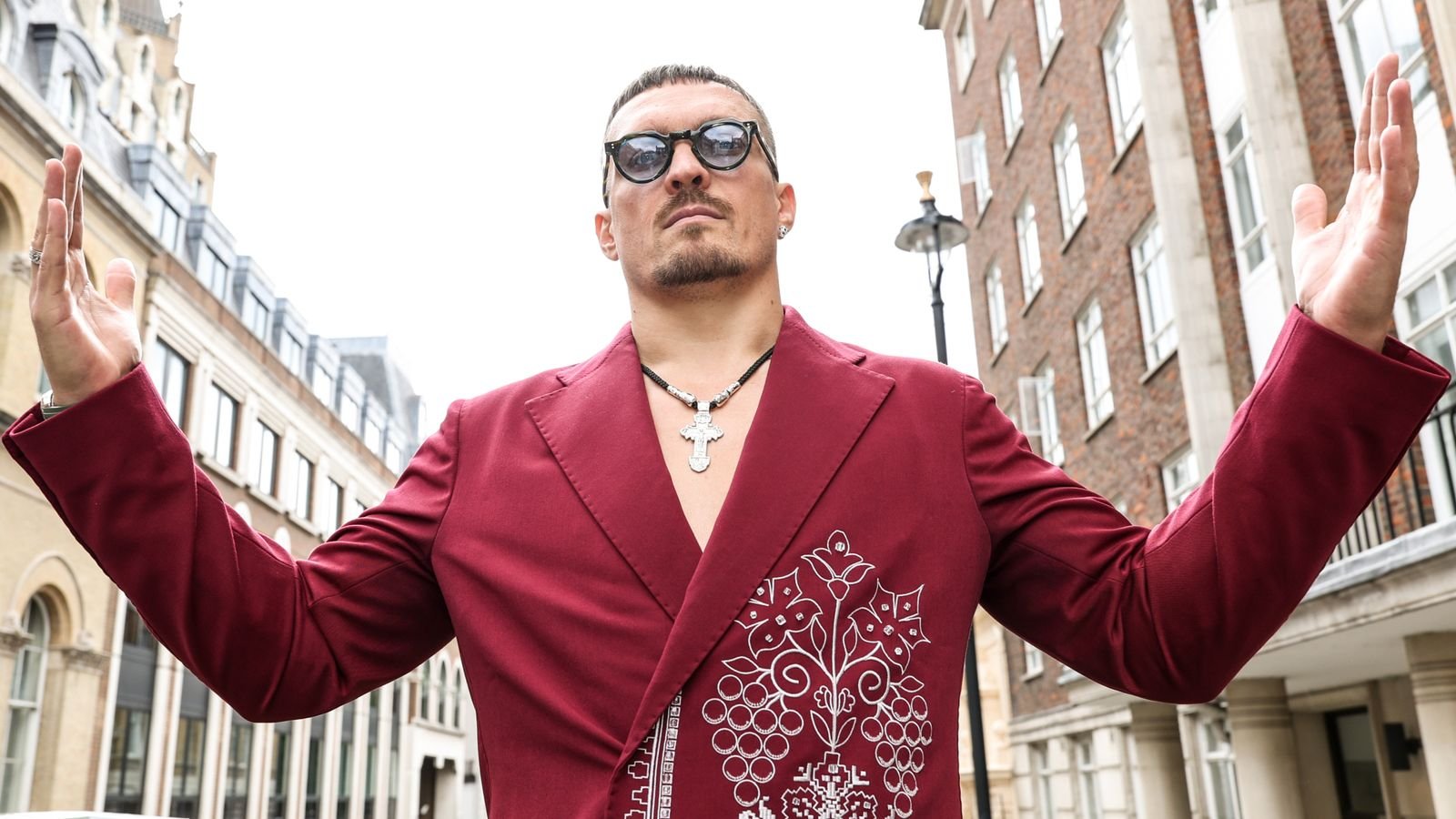 किकबॉक्सिंग लिजेंड लियाम हॅरिसन म्हणतात की रिको व्हेर्होव्हेन ऑलेक्झांडर उसिकला पराभूत करू शकत नाही परंतु तरीही तो लढ्यास पात्र आहे. बॉक्सिंग बातम्या