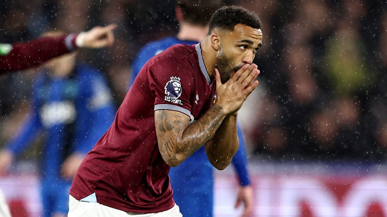 वेस्ट हॅम 0 – 0 तोंड