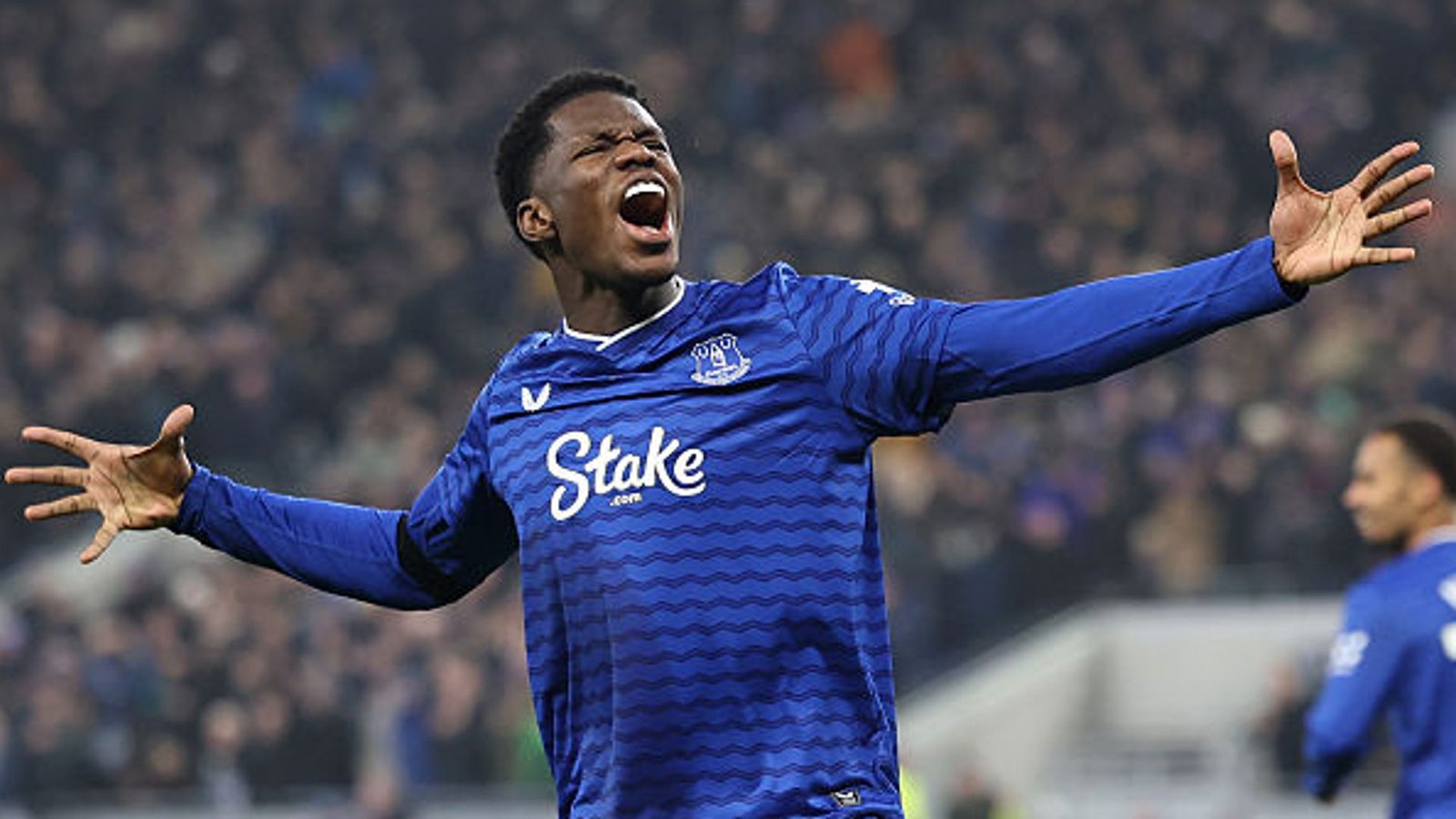 एव्हर्टन लीड्सविरुद्ध बरोबरीत असताना बॅरीने पुन्हा गोल केला