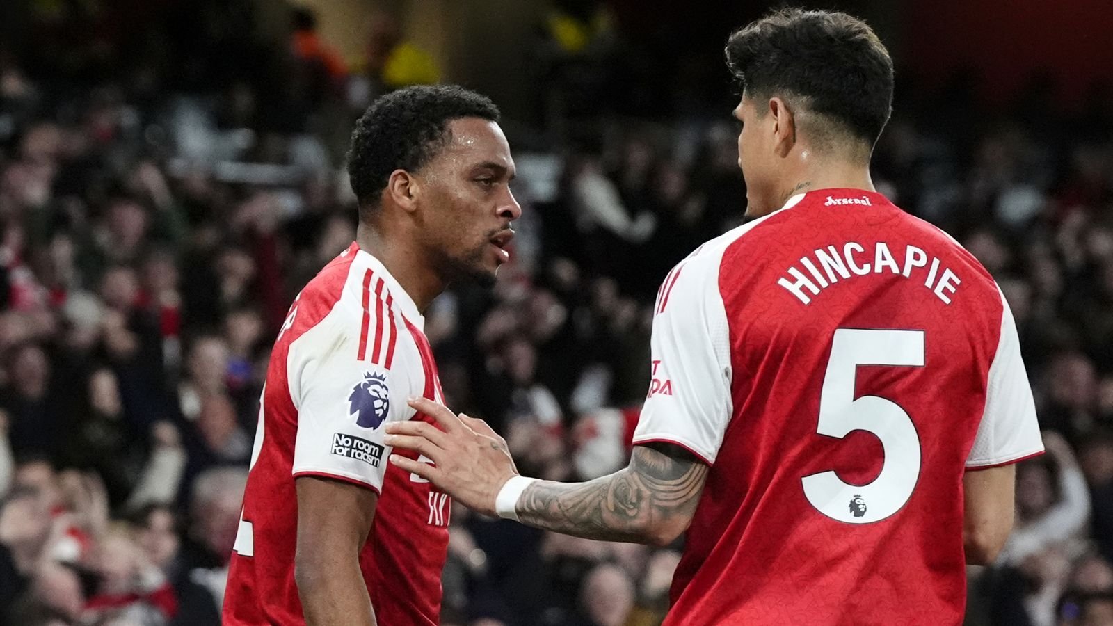 ज्युरियन टिंबर: आर्सेनल डिफेंडर म्हणतो की गनर्सची चिंता पाहणाऱ्यांना ‘संबोधित करणे आणि त्याबद्दल बोलणे’ आवश्यक आहे | फुटबॉल बातम्या