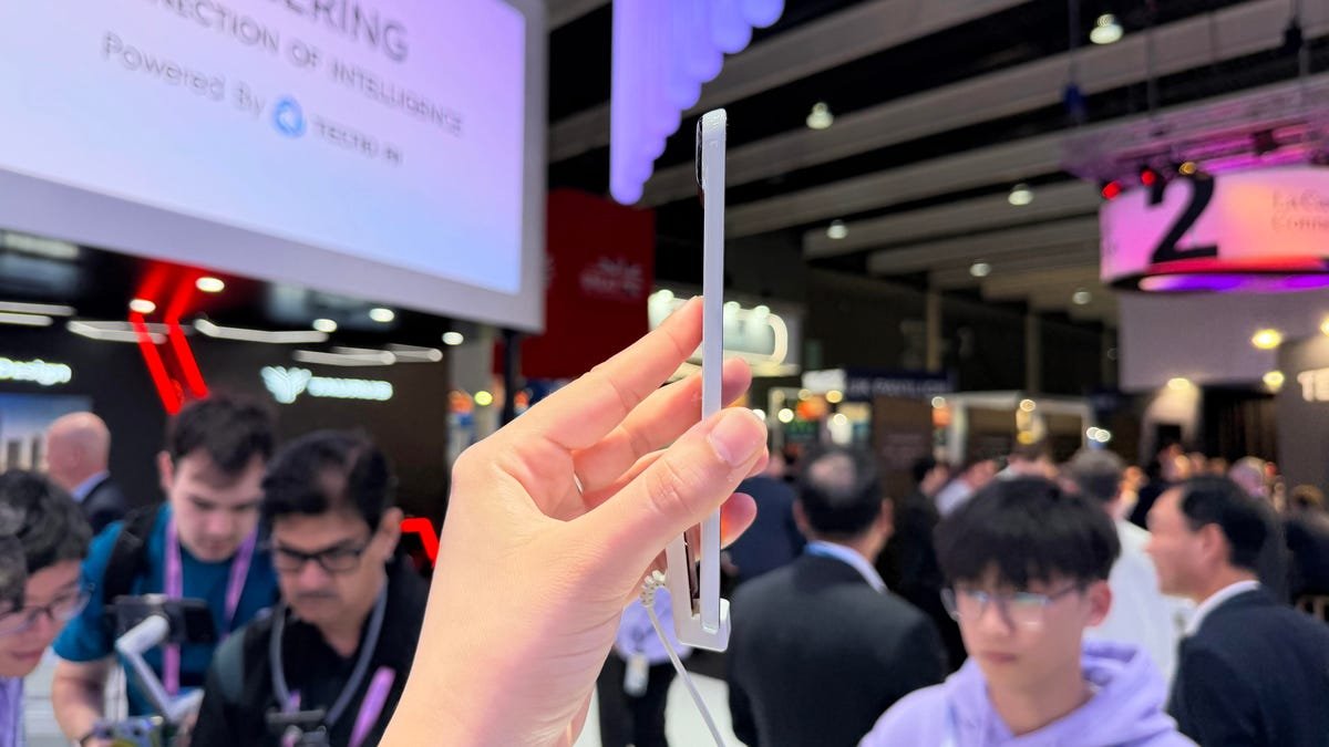 MWC 2026 मध्ये नवीन Tecno फोन अधिक पातळ होतात