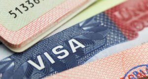 युनायटेड स्टेट्सने अनेक डोमिनिकन इमिग्रंट व्हिसा दहा वर्षांचा नव्हे तर तीन महिन्यांपर्यंत कमी केला आहे