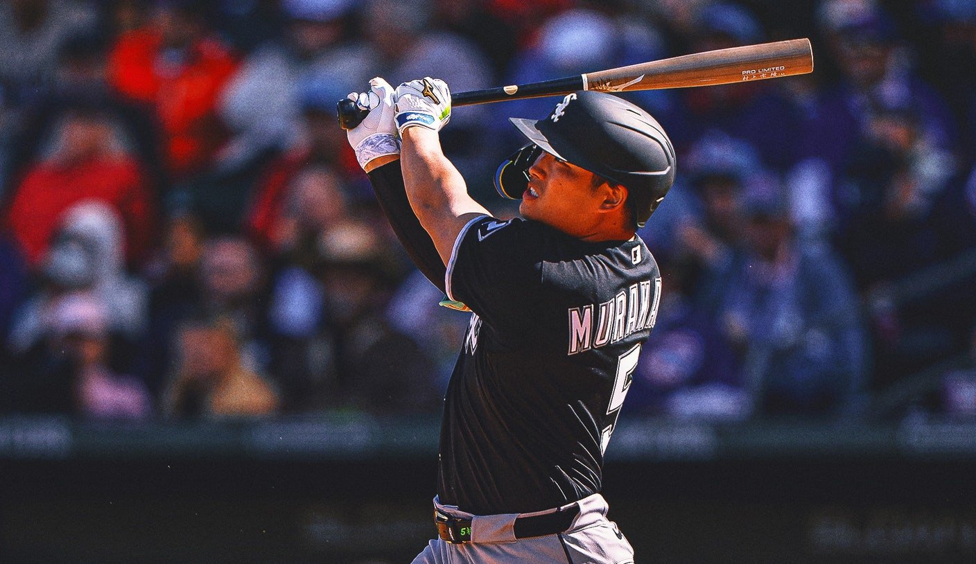 रहदारी आणि ‘फुलपाखरे’ यांच्याशी संघर्ष करत, मुराकामीने वसंत ऋतु प्रशिक्षण पदार्पणात प्रभावित केले