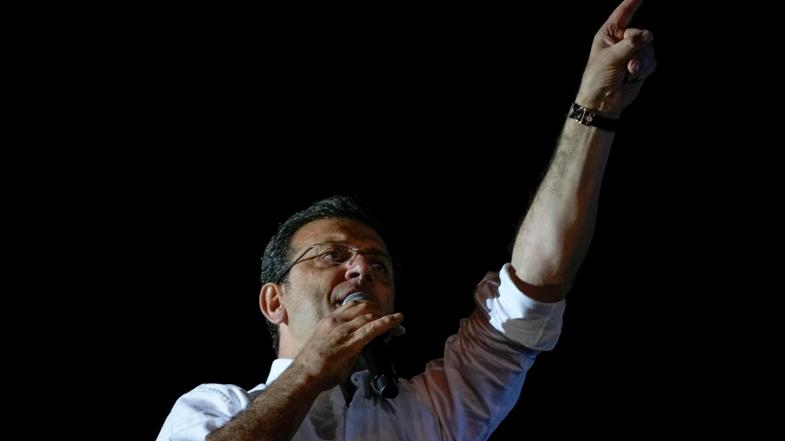 इस्तंबूल महापौर भ्रष्टाचार प्रकरणात सुमारे 400 प्रतिवादींवर खटला सुरू आहे