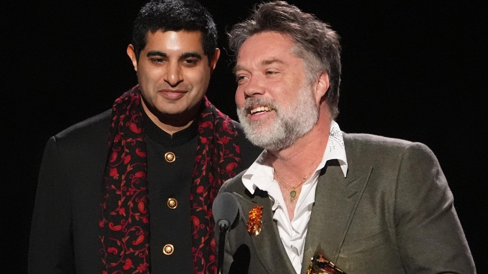 दलाई लामा यांना ग्रॅमी पुरस्कार देण्याच्या निर्णयावर चीनने टीका केली आहे