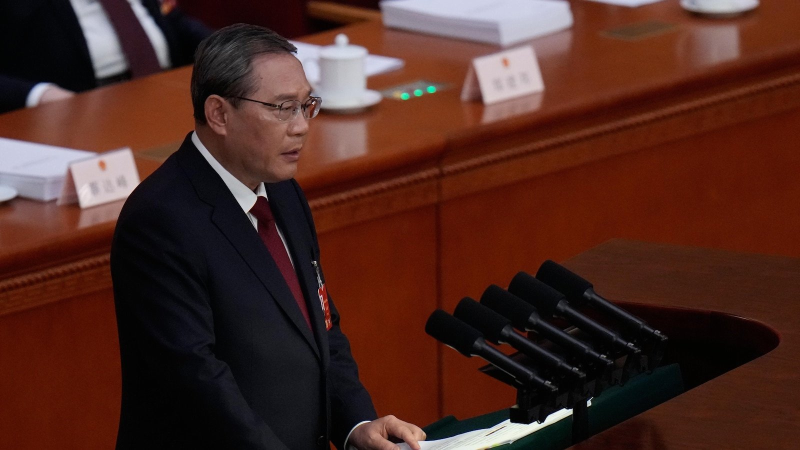 चीनने 2026 साठी 4.5% ते 5% कमी आर्थिक विकासाचे लक्ष्य ठेवले आहे कारण आव्हाने उभी राहिली आहेत