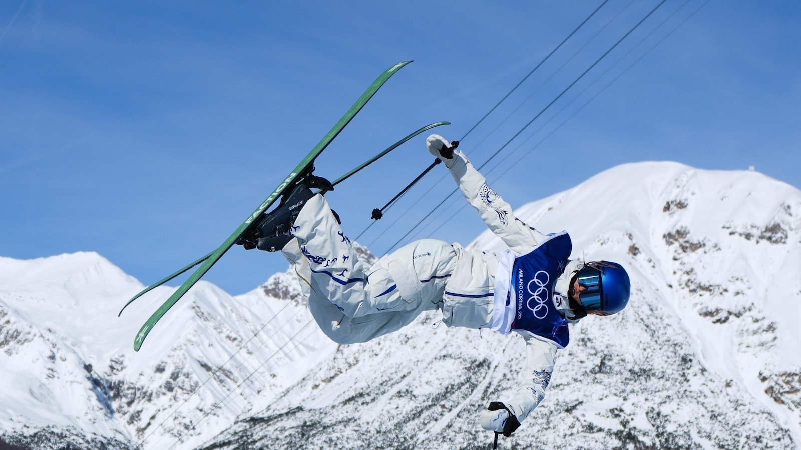 आयलीन गु हिने हिवाळी खेळांमध्ये करिअरच्या 6व्या पदकासाठी ऑलिम्पिक स्की हाफपाइप विजेतेपदाचा बचाव केला