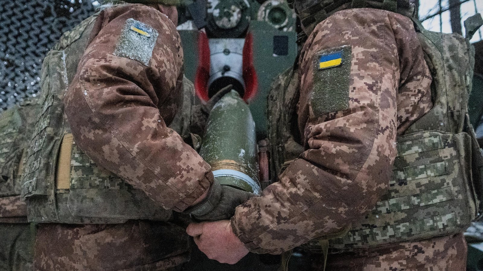 युक्रेनमधील रशियाच्या युद्धाच्या 4 वर्षानंतर, अमेरिकेने तोडगा काढण्यासाठी दबाव आणूनही शांतता अस्पष्ट आहे.