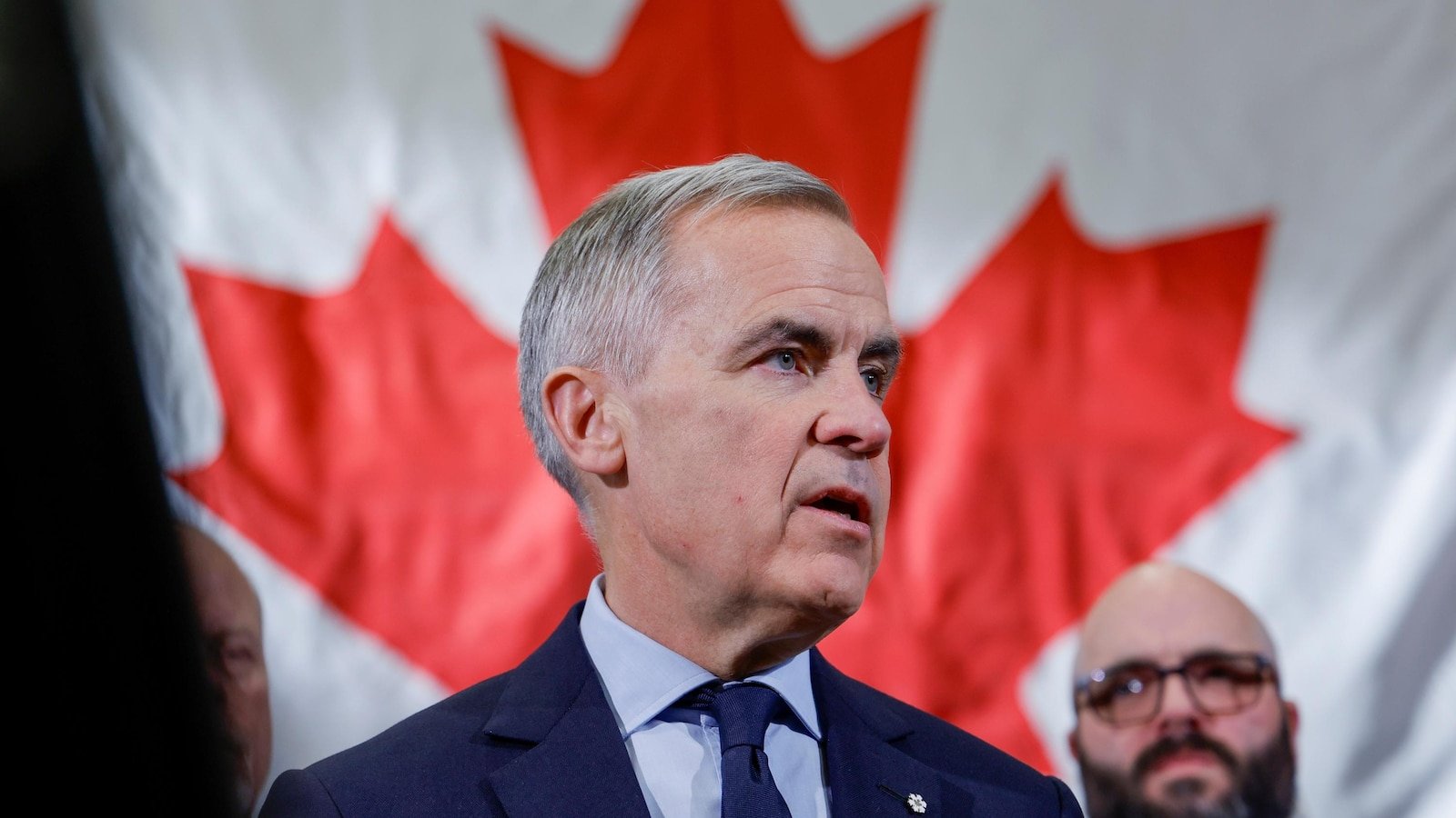 कॅनडा हा देश युनायटेड स्टेट्सपासून दूर गेल्याने युरोपियन युनियनच्या संरक्षण निधीमध्ये सामील होतो