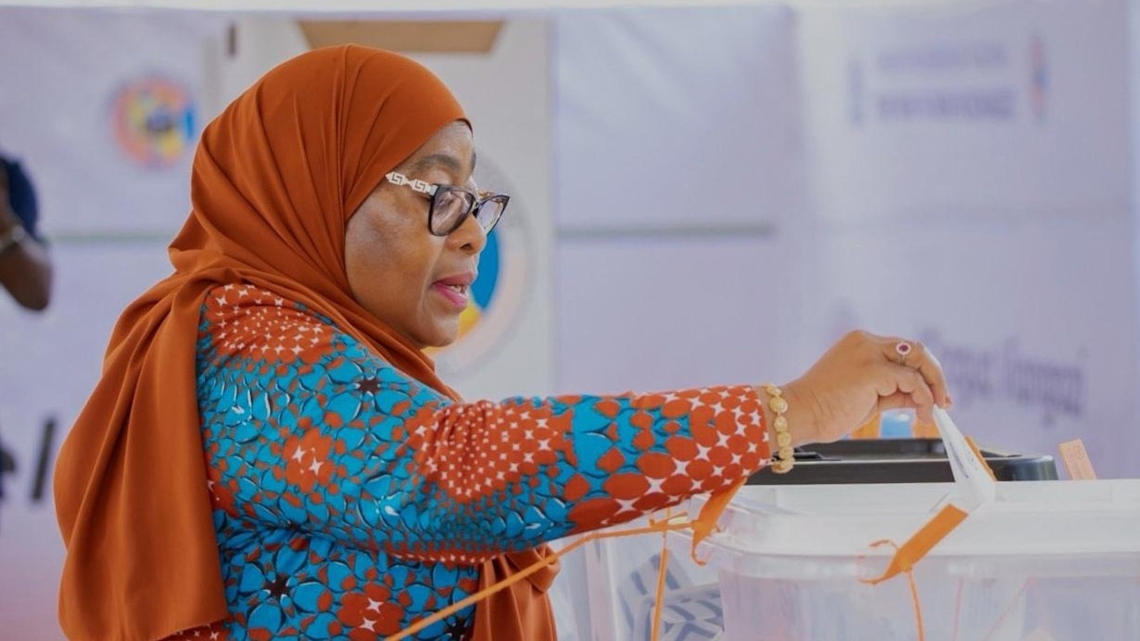 टांझानियाच्या अध्यक्षांनी विवादित निवडणुकीनंतर प्राणघातक निषेधासाठी परदेशी लोकांना दोष दिला