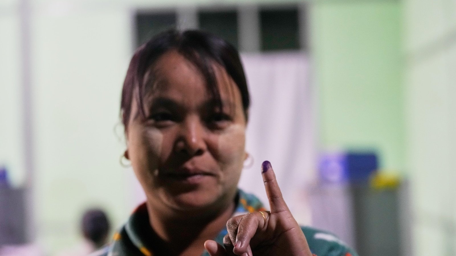 सरकारवर अंकुश ठेवण्यासाठी म्यानमारने लष्करासोबत निवडणुकीची शेवटची फेरी घेतली