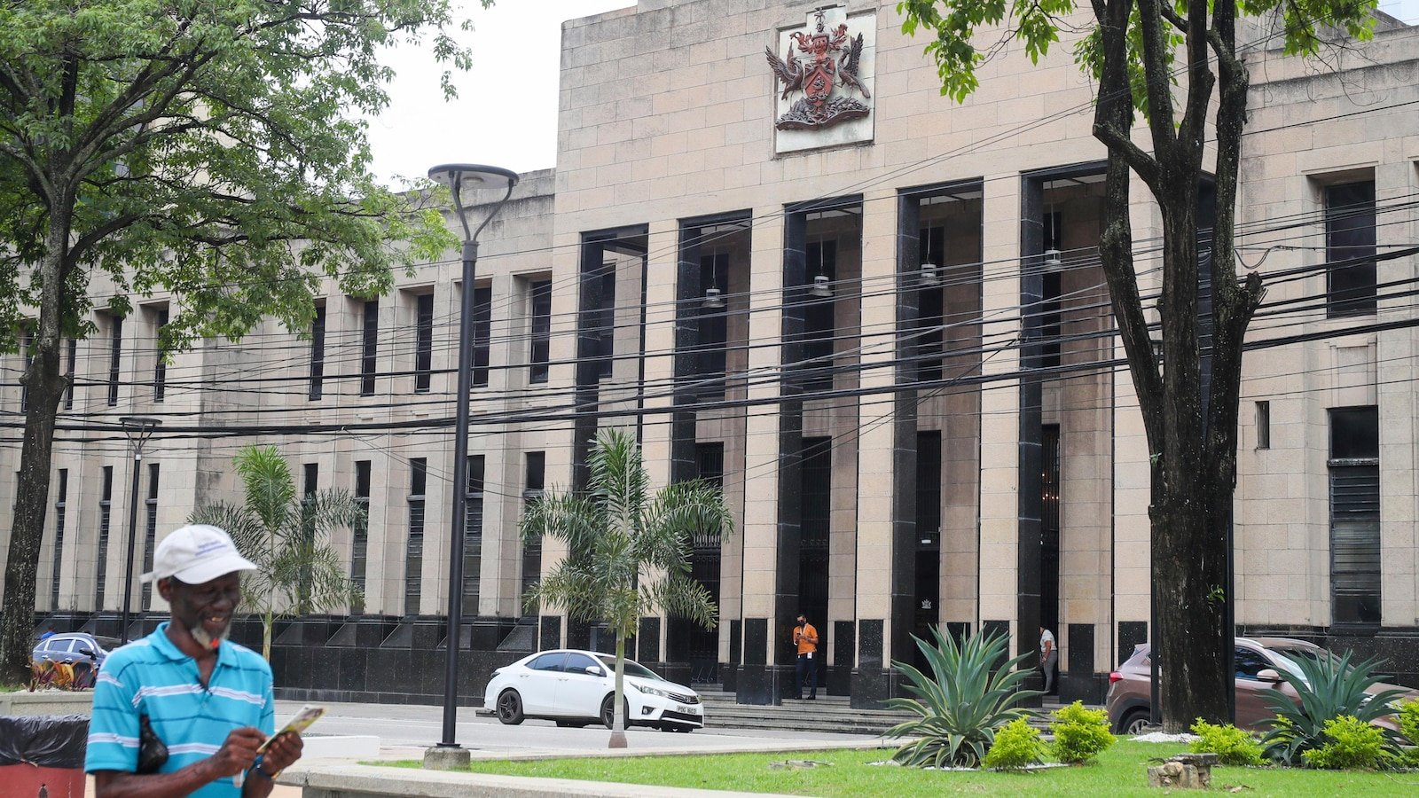 सततच्या हिंसक गुन्हेगारीमुळे त्रिनिदाद आणि टोबॅगोने नवीन आणीबाणी घोषित केली आहे