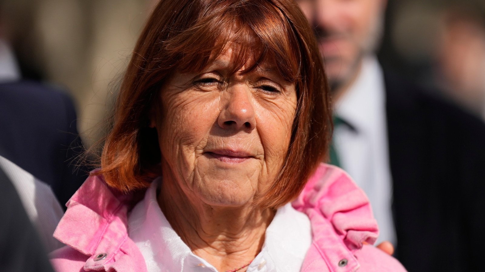 Gisèle Pelicot चे संस्मरण लाँच केले आहे, ज्याने वाचलेल्यांसाठी भीतीचे रूपांतर केले आहे