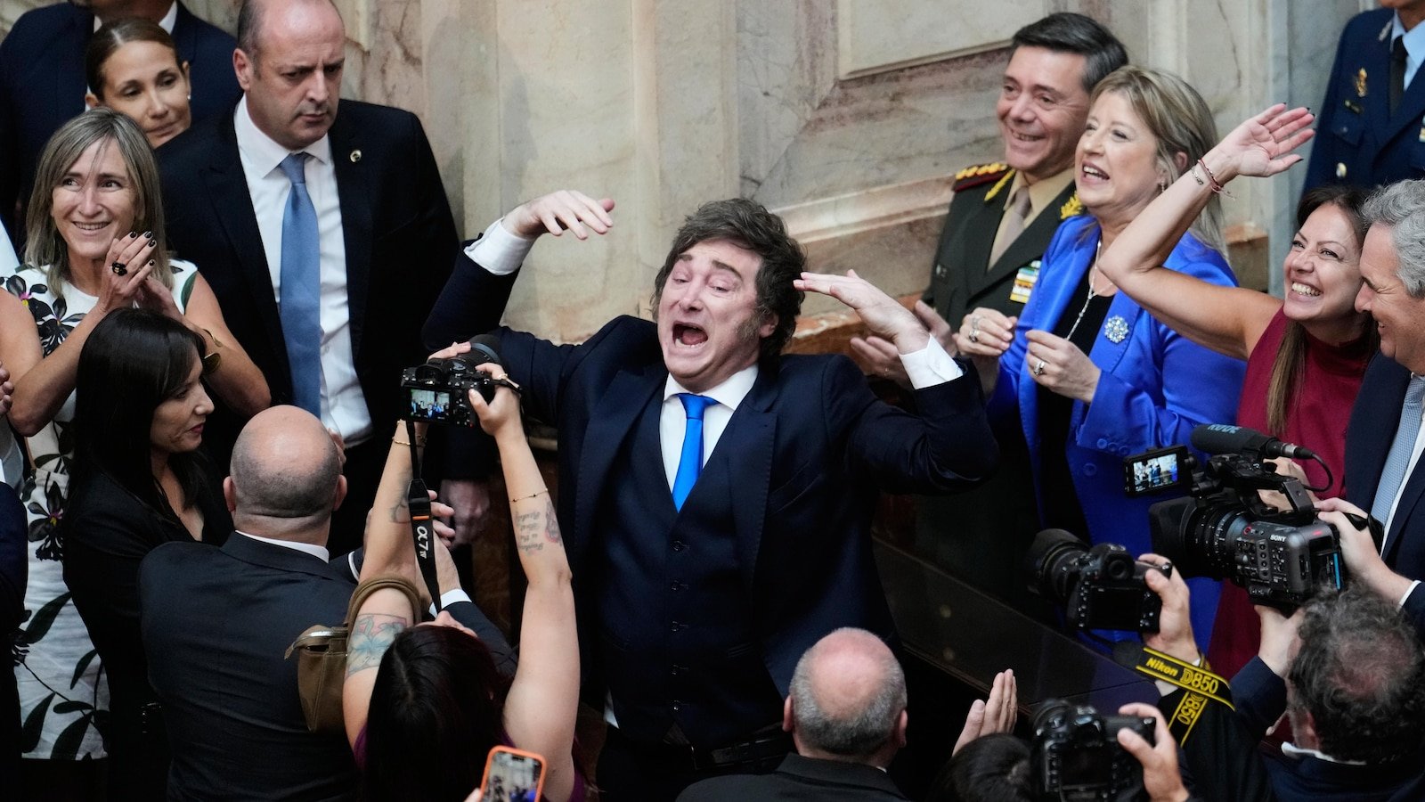 अर्जेंटिनाच्या सर्वोच्च संघाने अध्यक्ष मिलीच्या श्रमिक दुरुस्तीचे काम थांबवण्यासाठी दावा दाखल केला आहे