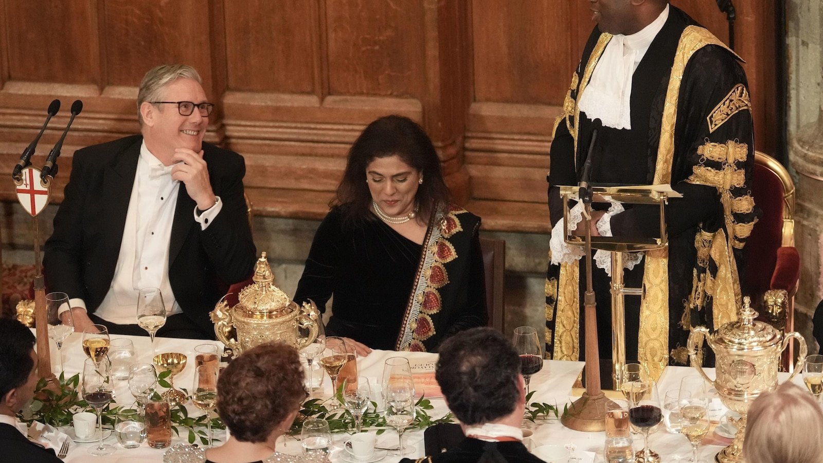 न्यायालयीन अनुशेष दूर करण्याच्या प्रयत्नात यूके सरकार काही ज्युरी चाचण्या रद्द करण्याची योजना आखत आहे