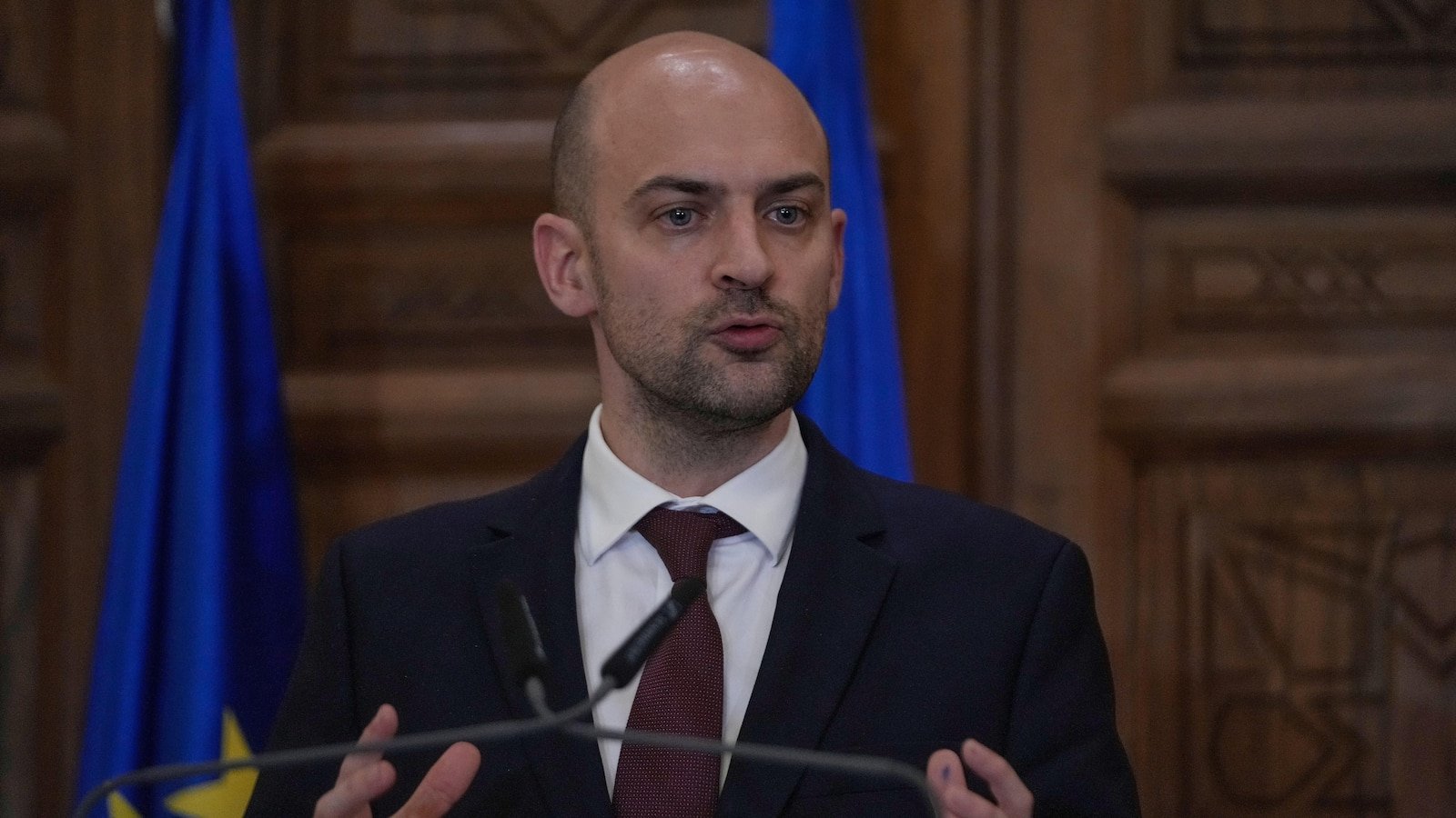 कार्यकर्त्याच्या मृत्यूवर अमेरिकेच्या टिप्पणीनंतर फ्रान्स अमेरिकेचे राजदूत चार्ल्स कुशनर यांना बोलावणार आहे