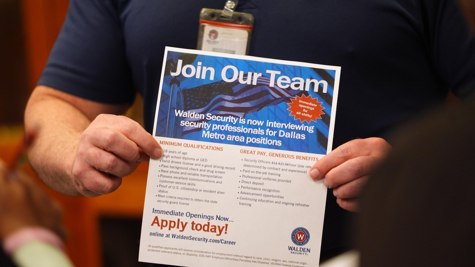 यूएस बेरोजगार दावे गेल्या आठवड्यात 206,000 कमी झाले कारण टाळेबंदी कमी झाली