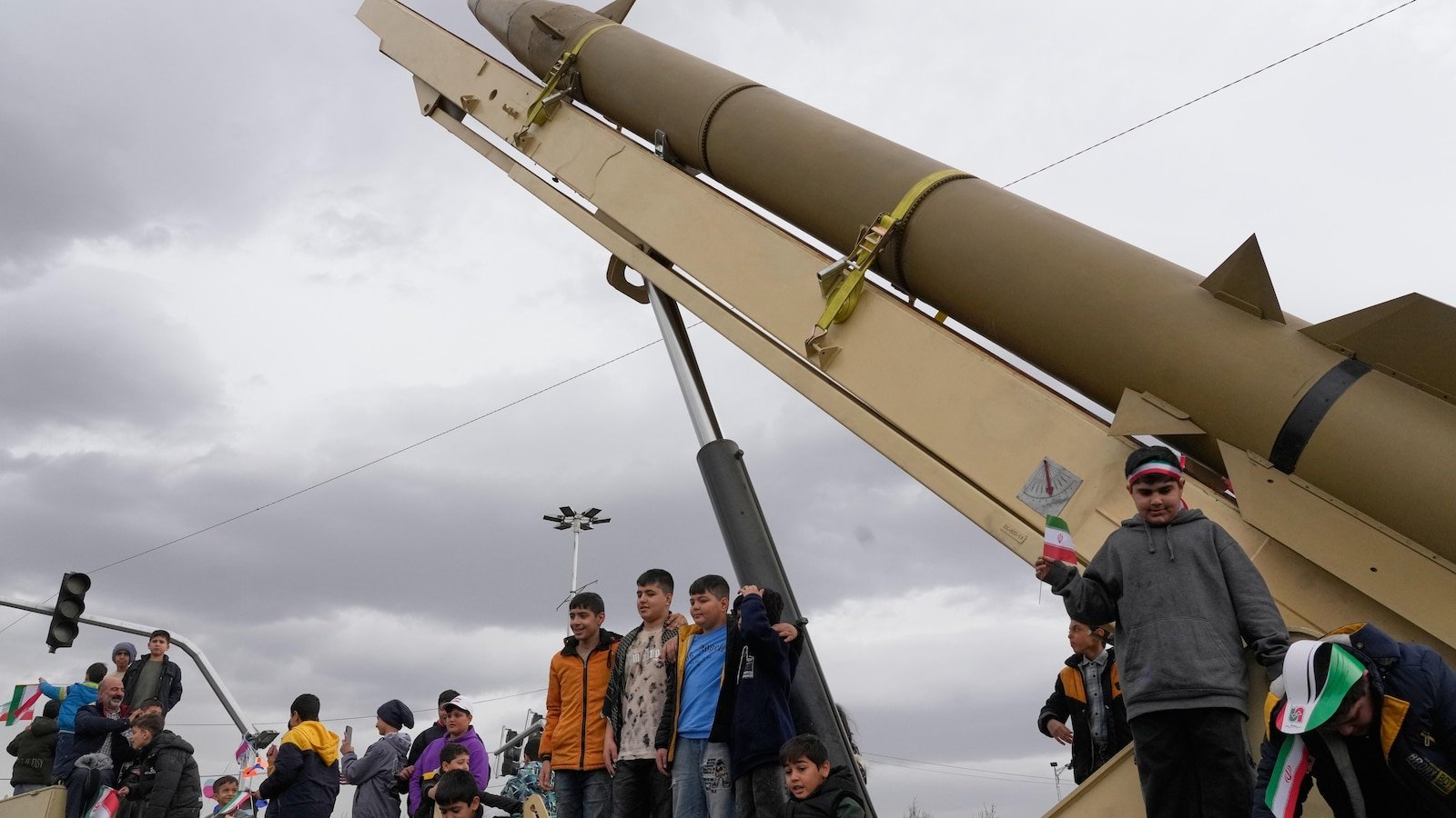 युद्ध, निषेध यामुळे कमकुवत झालेल्या इराणला अमेरिकेच्या हल्ल्याच्या प्रत्युत्तरात अजूनही त्रास होऊ शकतो