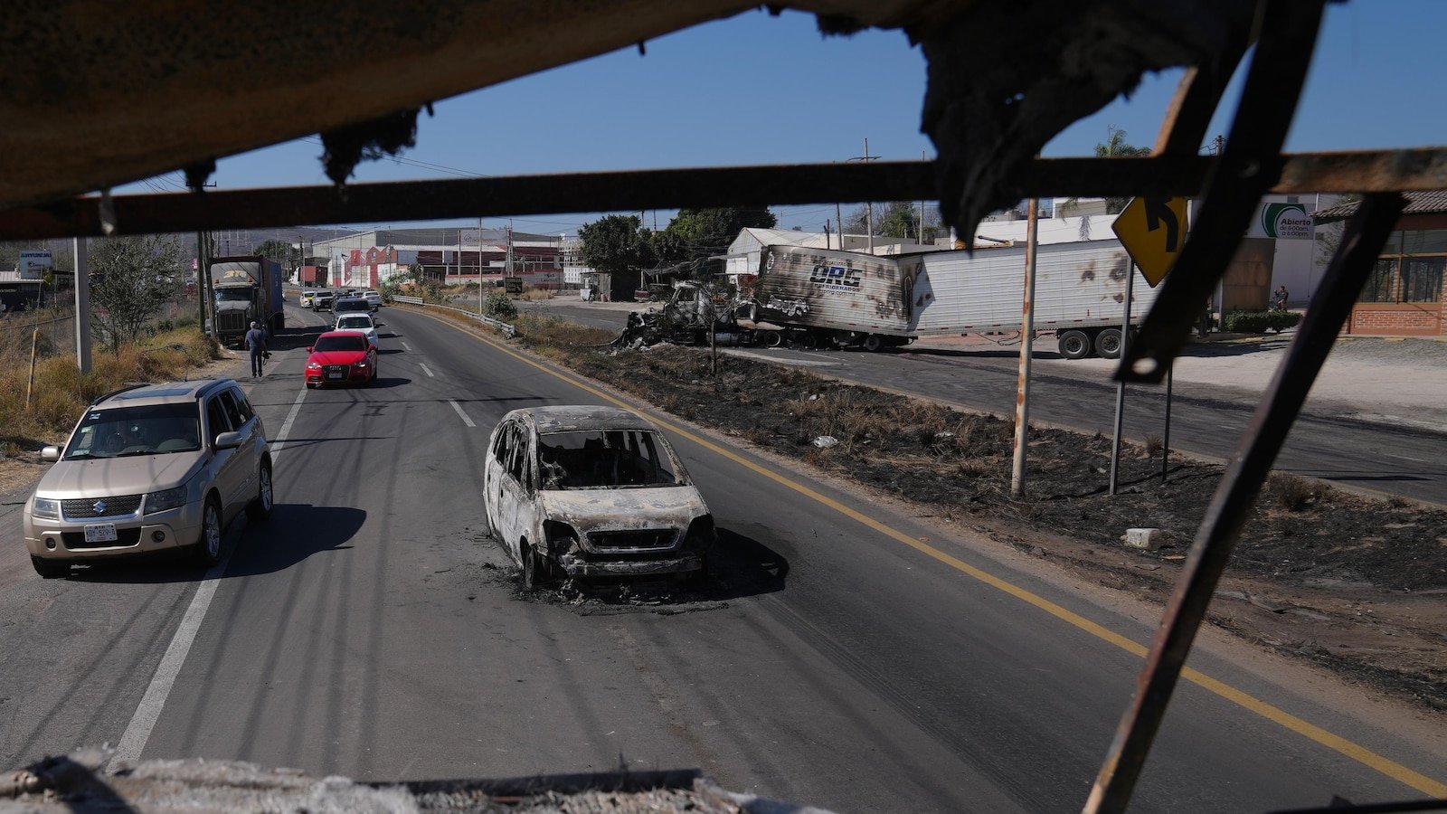 FIFA विश्वचषक स्पर्धेच्या आघाडीवर मेक्सिकन कार्टेलमध्ये इंधनाच्या चिंतेने संघर्ष झाला आहे